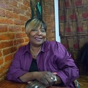 Meet your Posher, Aurelia